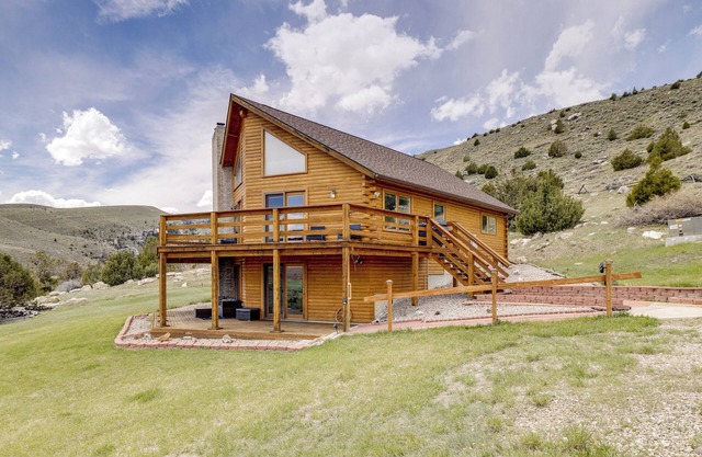 Walk to Sinks Canyon State Park: Spacious Home!
