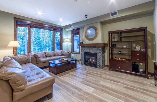 Walk to Ski w/ Golf Course Views & Private Jacuzzi - #448
