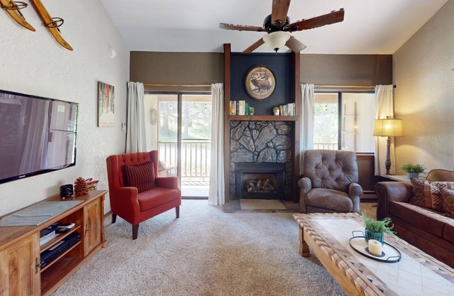 Walk to Slopes | Fireplace | WiFi | Angel View 6-6
