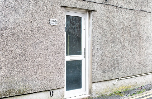 Walk to Swansea Stadium, 3 Rooms, Smart Tv's