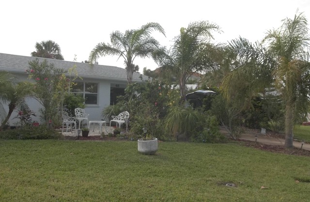 Gehen Sie von diesem friedlichen, tierfreundlichen Versteck zum Strand.