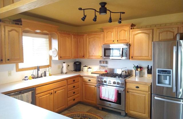 Private Deck, Grill, High Speed Wifi, Sauna, Close to Amenities, Discount ski
