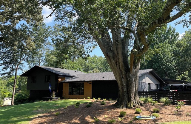 WALK TO THE SQUARE AND GROVE! Modern, New Guest Wing w/ Luxury Amenities
