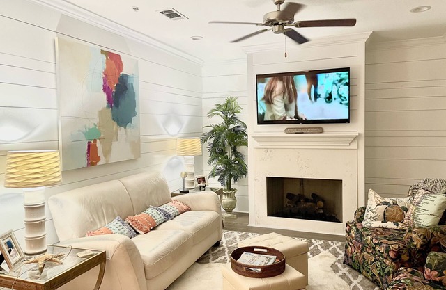 Walk to the water … brand new LUXURY villa near St Simons Marina