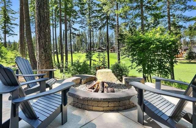 Walk to the Winery! Big Views of the Golf Course. Just added - low rates!!