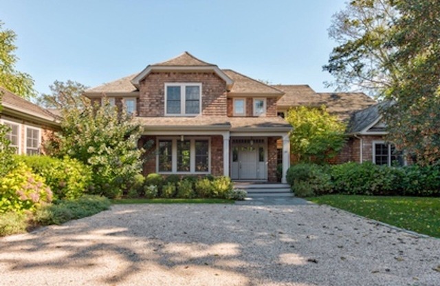 WALK TO TOWN: Wunderschönes neu renoviertes East Hampton Home