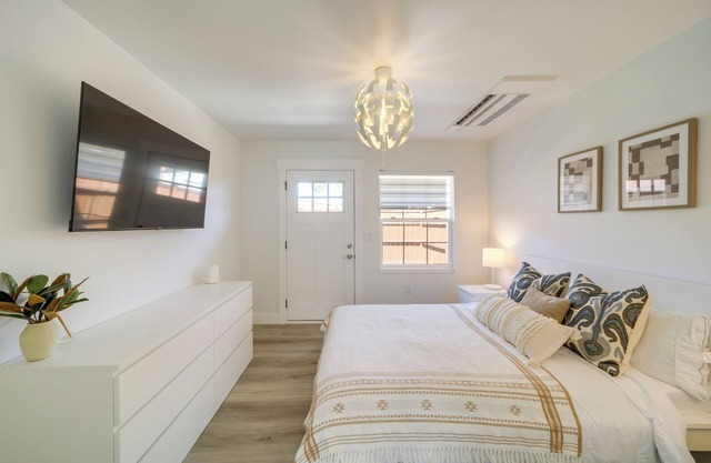 Walk to Water: Soap Lake Studio w/ Patio!
