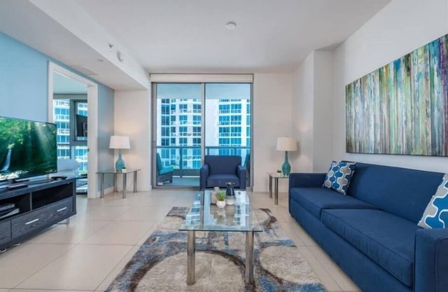 Moderne 1BR | Miami Beach | Ocean Front w / Balkon | Zugang zum Strand