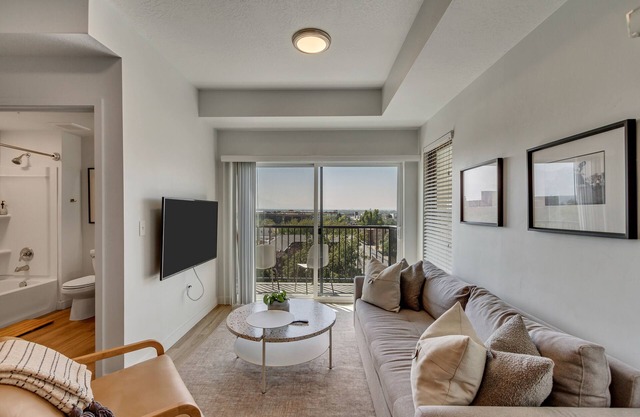 NEW PRIME Downtown SLC 1 Schlafzimmer 1 Bad: Fitnessraum, Whirlpool, Aussicht, Parkplatz & begehbar