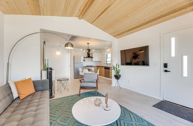 Walkable Downtown Chandler Oasis w/Private Patio