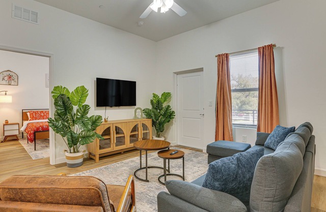 Walkable Downtown LaBelle Apt w/ Private Balcony!