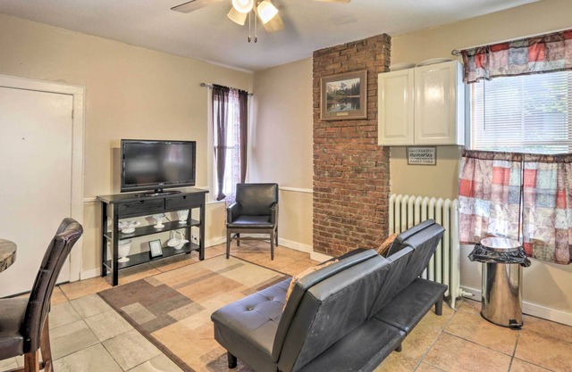 Walkable Hartford Apt Near Convention Center!