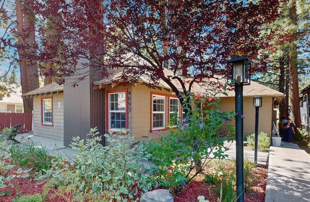 Walkable home just 3 blocks to Heavenly Village w/ hot tub & firepit-dogs ok