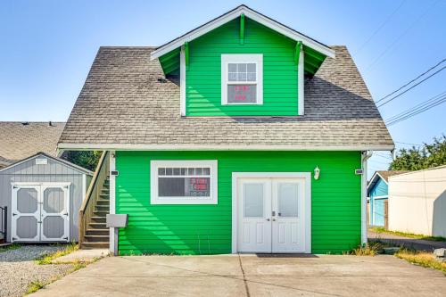 Walkable Paradise Downtown Puyallup Studio!
