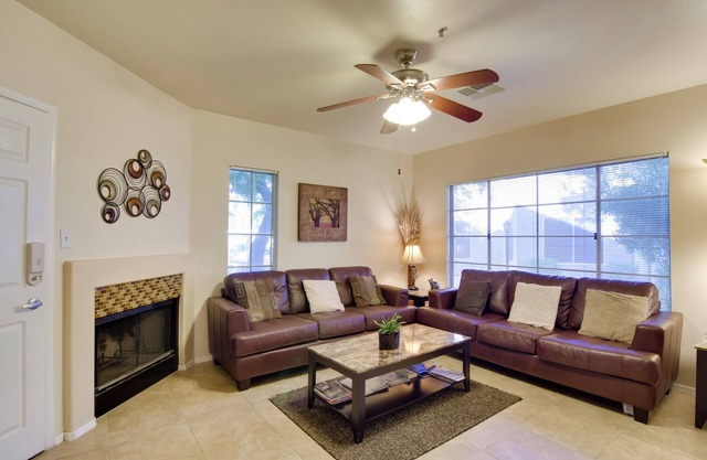 NEU! Scottsdale Condo ~ 4 Mi zu Salt River Fields!