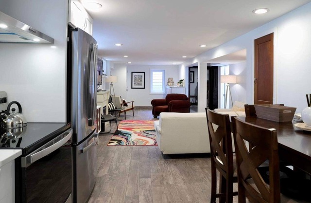 Walkable - Village of East Aurora Craftsman Quaint Gardens