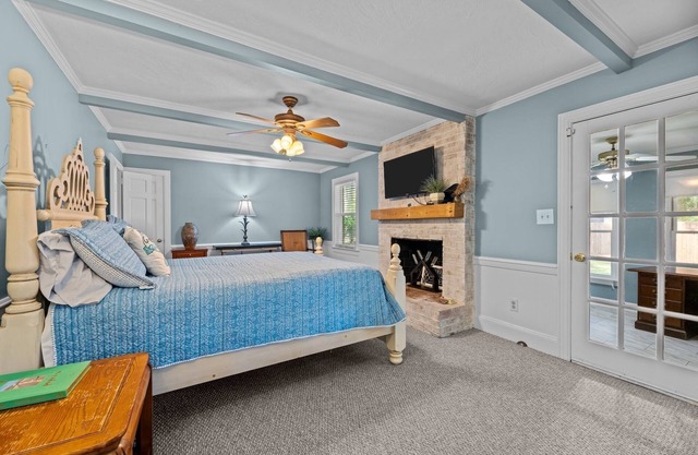 Walking Distance from the Stadium in Beautiful Greenville NC. Sleeps 8.