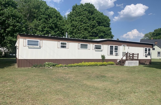 Walking distance to beaches and downtown