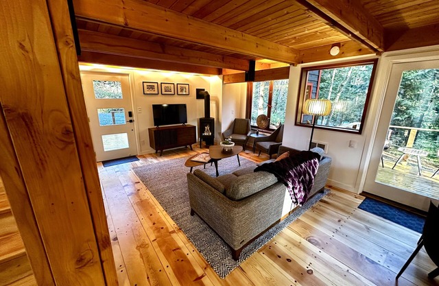 Walking distance to beautiful and historic Indianola beach and pier