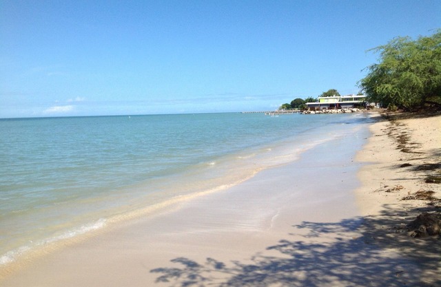 Walking distance to Combate beach, restaurants, bars, WiFi