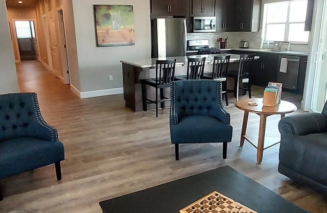 Walking distance to downtown Murphys - Shopping, Restaurants, Wine Tasting