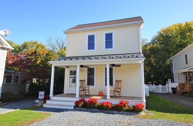 Walking distance to shopping, restaurants, entertainment, and the Chesapeake Bay