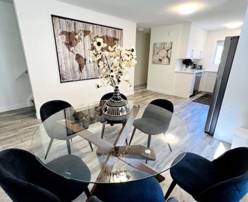 Walking distance to St Boniface, ample parking