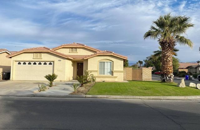 Walking distance to Stagecoach and Coachella Valley Music Festival.