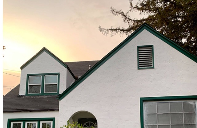 Walking Distance to downtown santa rosa & Russian River Brewing!