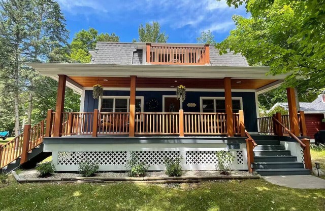 Walloon Lake Hideaway Cottage