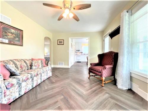 Walnut - Family Neighborhood, Pet Friendly