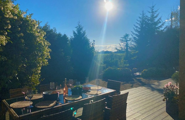 Walnut Farm, Kingscote, Cotswolds - Unique farm stay