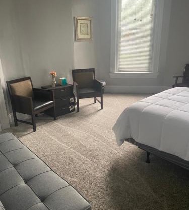 Walnut Hills Studio/ Private room