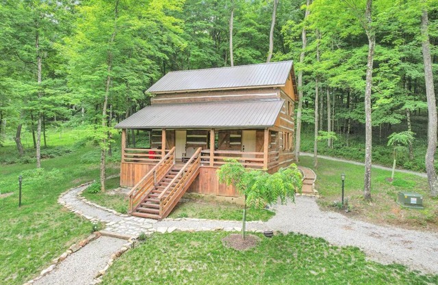 Walnut Lodge Cabin-Private Oasis