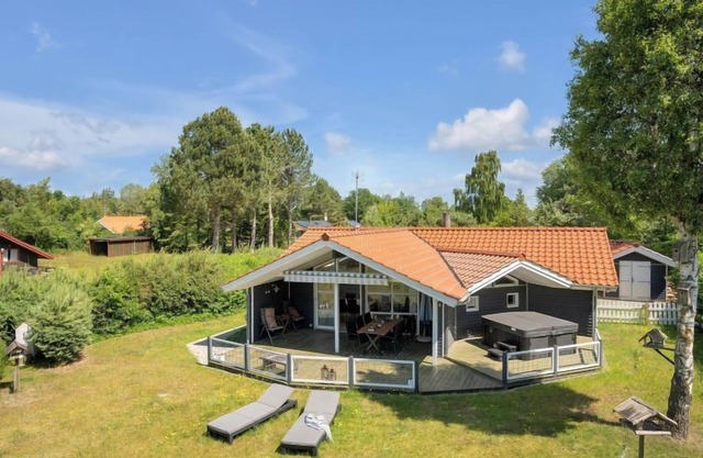 "Waltraud" - 500m from the sea by Interhome