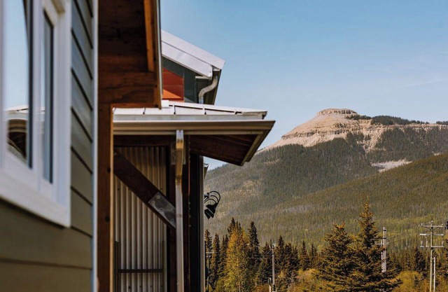 Wander In, Rest Well, Roam On.