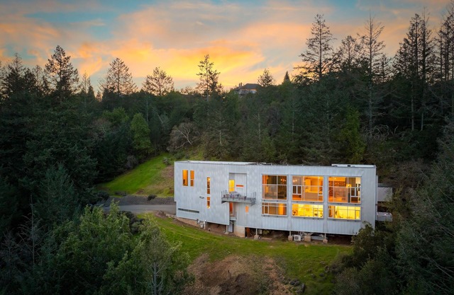 Wander Sonoma Hills sleeps 8, w/gym/Workstations & Hot tub, 4 Bedrooms