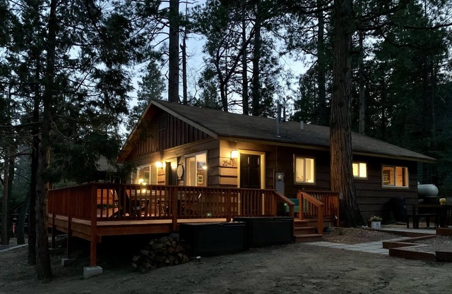 WANDER WILD - Cozy cabin in the woods, hot tub