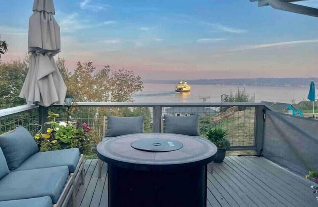 Wandering Whidbey View Home