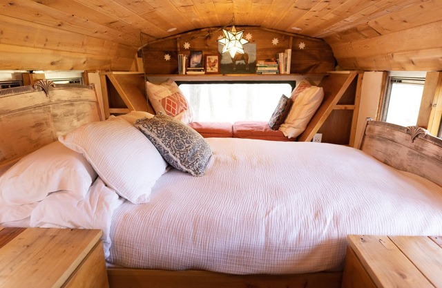 Wanderlust Skoolie with AC near Corsicana, TX