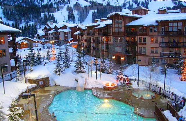Wanderlust Suite - Elegant Ski In / Out Condo mit Gourmet-Küche
