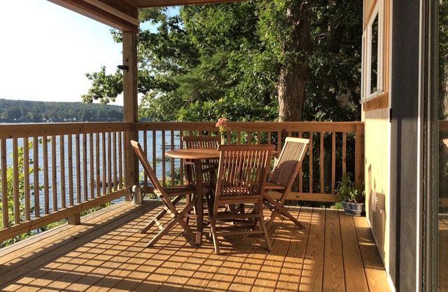 Waneta Lakeside Cottage