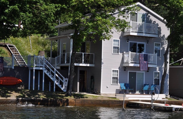 Waneta Lakeside South