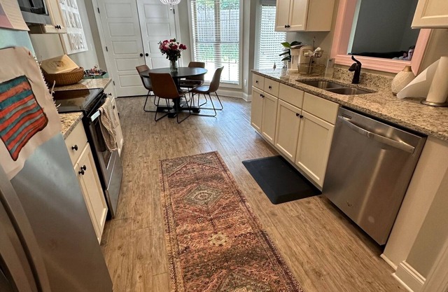 THREE bedroom townhome in the loveliest village on the Plains! WAR EAGLE!