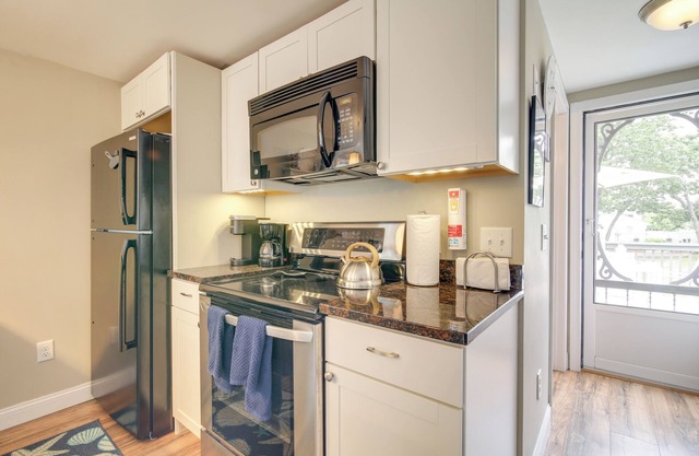 Wareham Cottage Near Cape Cod & Ski Area!