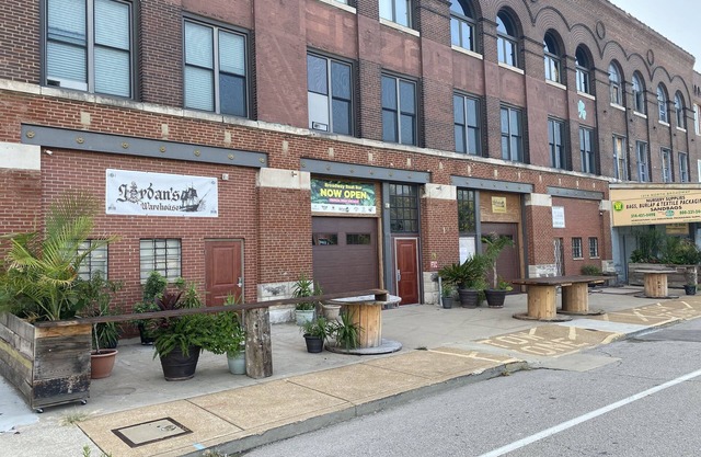 Warehouse Hotel - Retreats & Groups St Louis & Event Space Sleeps Up to 80