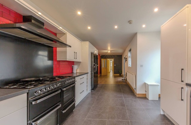 Warm and cosy 6 bed in the heart of Birmingham