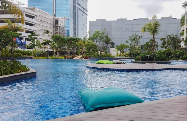 Warm And Elegant 2Br At The Kensington Royal Suites Apartment