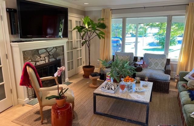 Warm and Inviting Fully Equipped Long Term Rental in Wall Twp