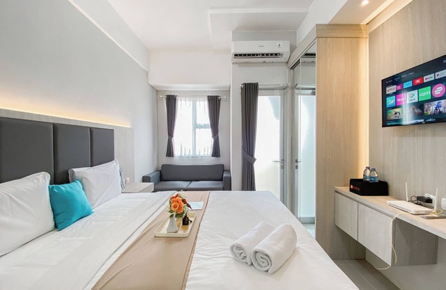 Warm And Restful Studio Transpark Juanda Bekasi Timur Apartment